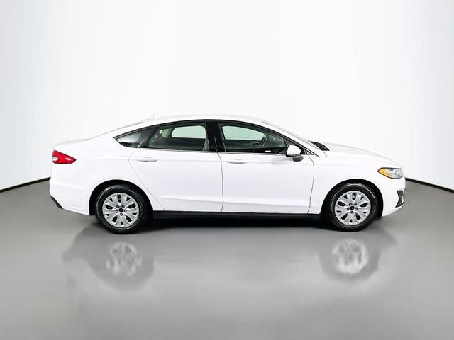 Photo of 2020 OXFORD WHITE Ford Fusion