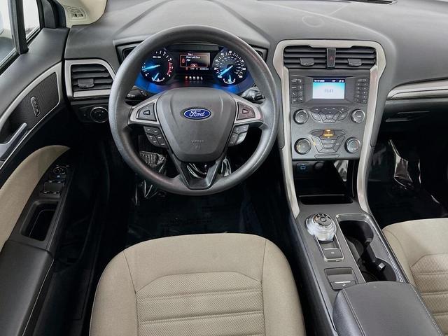 Photo of 2020 OXFORD WHITE Ford Fusion