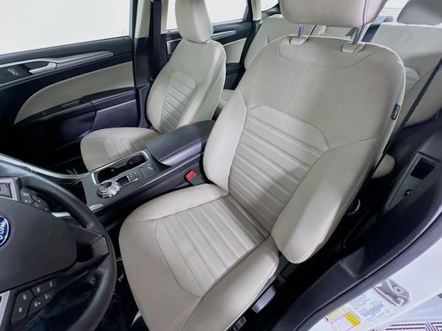 Photo of 2020 OXFORD WHITE Ford Fusion