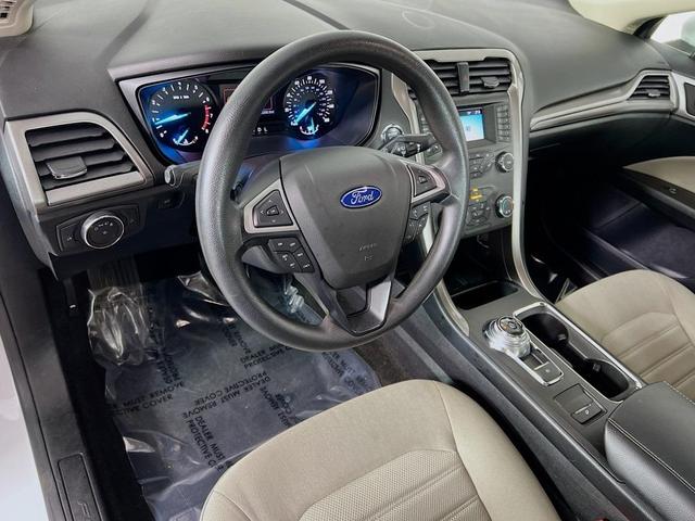 Photo of 2020 OXFORD WHITE Ford Fusion