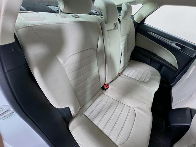 Photo of 2020 OXFORD WHITE Ford Fusion