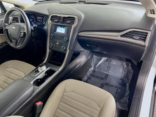Photo of 2020 OXFORD WHITE Ford Fusion