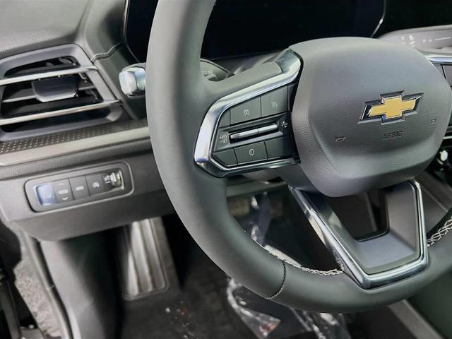 Photo of 2026 Mosaic Black Metallic Chevrolet Traverse