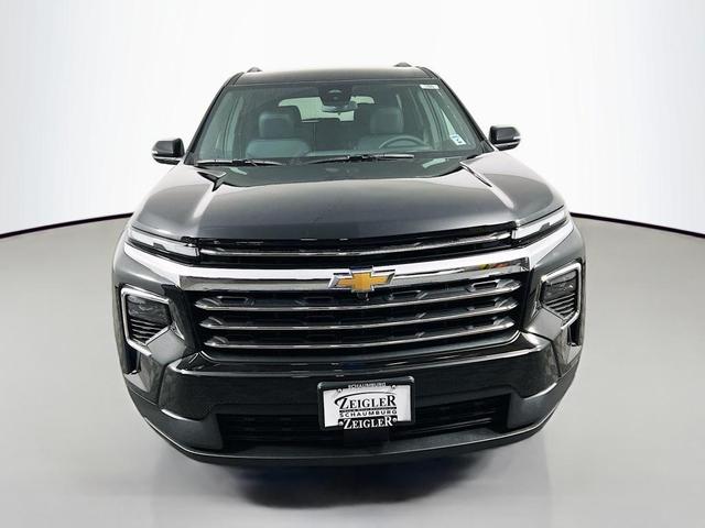 Photo of 2026 Mosaic Black Metallic Chevrolet Traverse