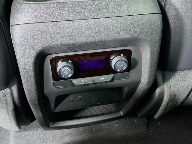 Photo of 2026 Mosaic Black Metallic Chevrolet Traverse