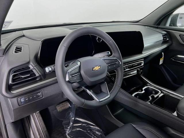 Photo of 2026 Mosaic Black Metallic Chevrolet Traverse