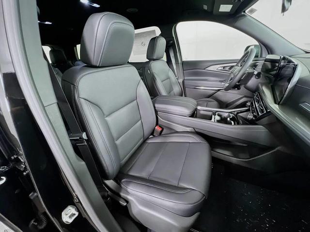 Photo of 2026 Mosaic Black Metallic Chevrolet Traverse
