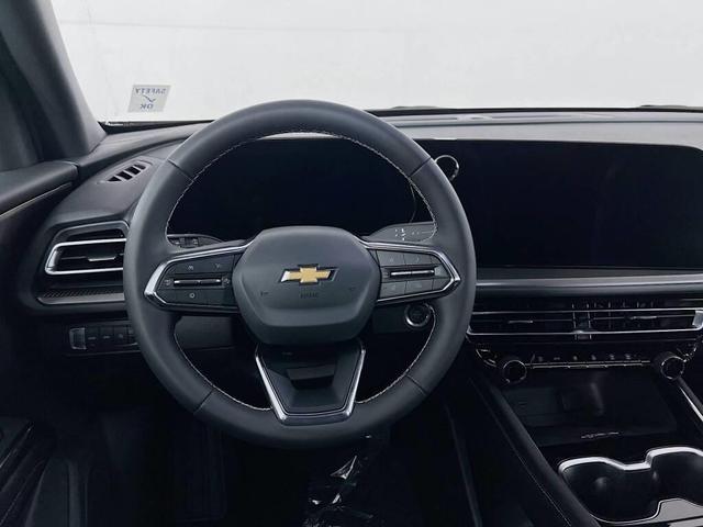 Photo of 2026 Mosaic Black Metallic Chevrolet Traverse