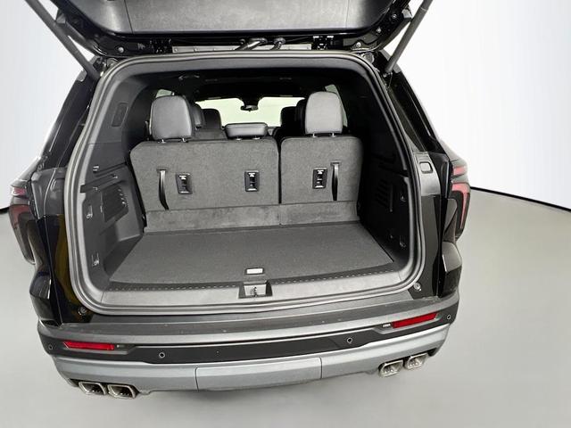 Photo of 2026 Mosaic Black Metallic Chevrolet Traverse