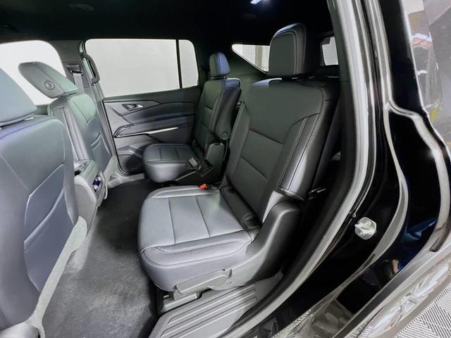 Photo of 2026 Mosaic Black Metallic Chevrolet Traverse