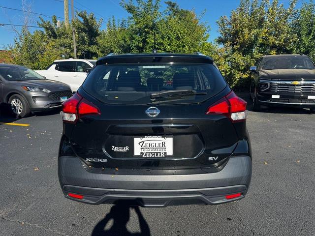 Photo of 2018 Super Black Nissan Kicks
