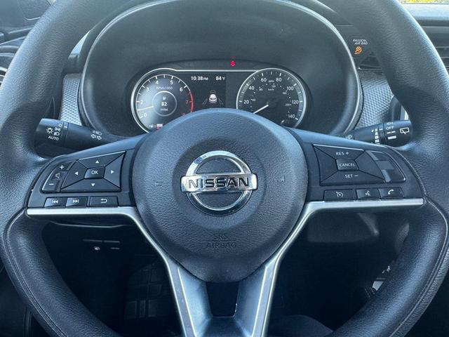 Photo of 2018 Super Black Nissan Kicks