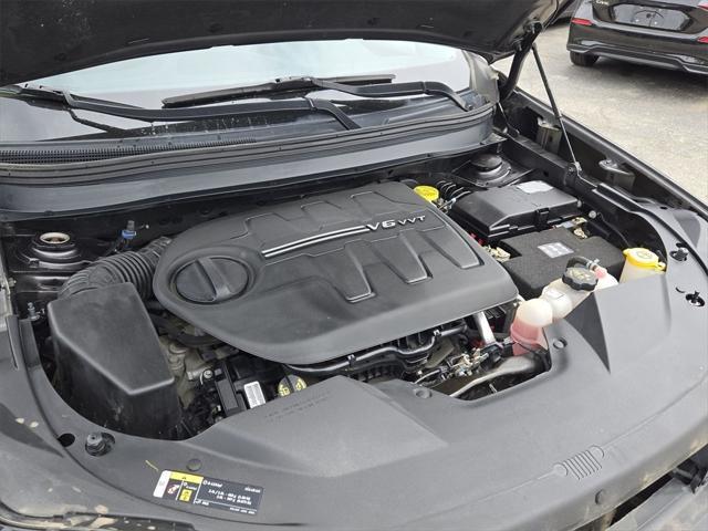 Photo of 2019 Granite Crystal Metallic Clearcoat Jeep Cherokee
