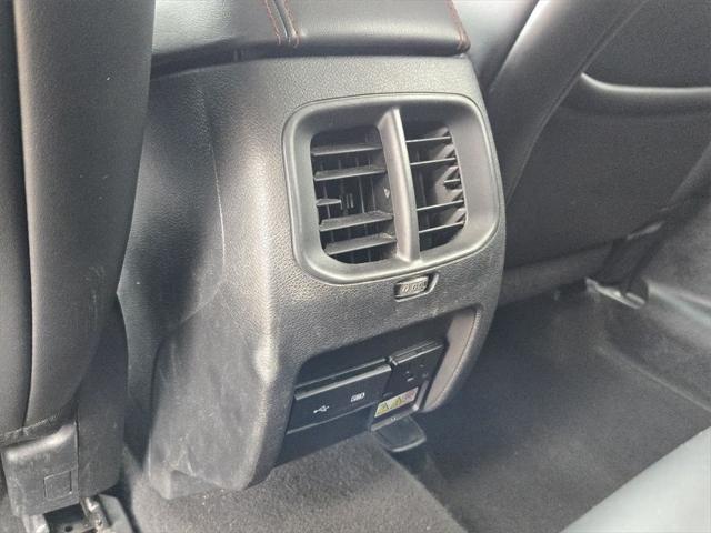 Photo of 2019 Granite Crystal Metallic Clearcoat Jeep Cherokee