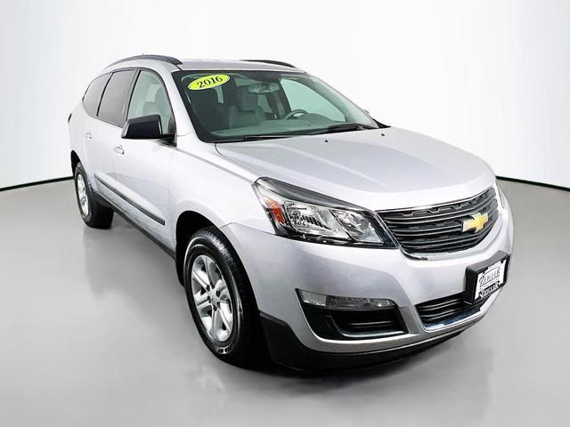 Photo of 2016 Silver Ice Metallic Chevrolet Traverse