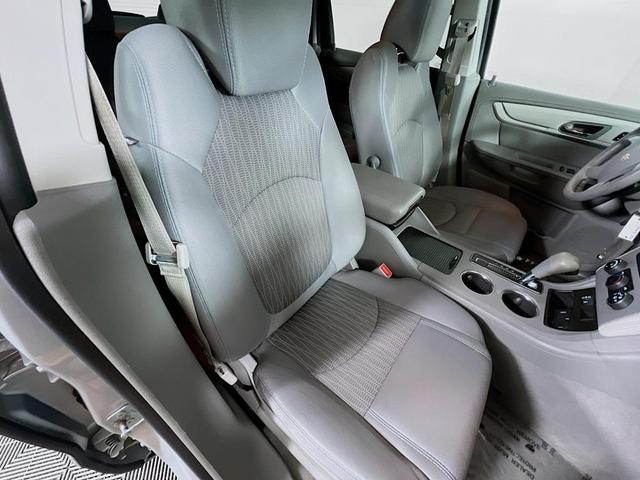 Photo of 2016 Silver Ice Metallic Chevrolet Traverse