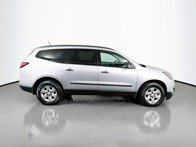 Photo of 2016 Silver Ice Metallic Chevrolet Traverse