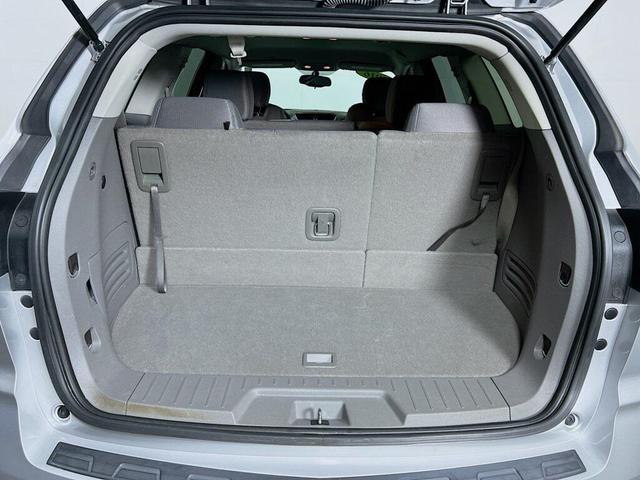 Photo of 2016 Silver Ice Metallic Chevrolet Traverse