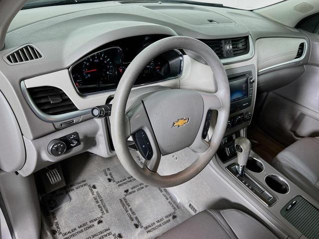 Photo of 2016 Silver Ice Metallic Chevrolet Traverse
