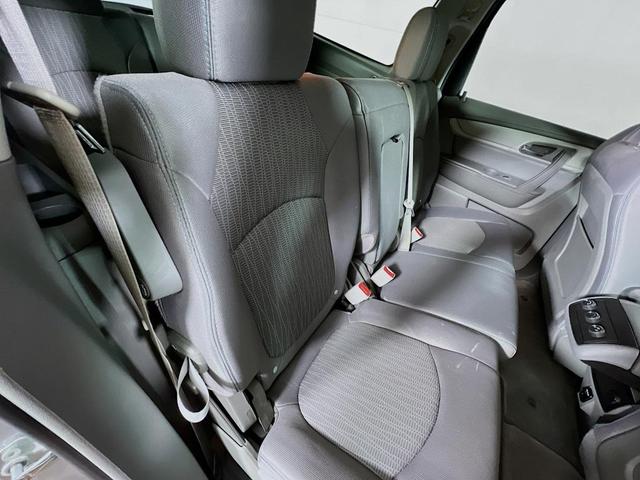 Photo of 2016 Silver Ice Metallic Chevrolet Traverse