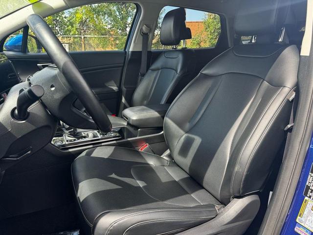 Photo of 2023 Sapphire Blue Kia Sportage