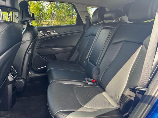 Photo of 2023 Sapphire Blue Kia Sportage