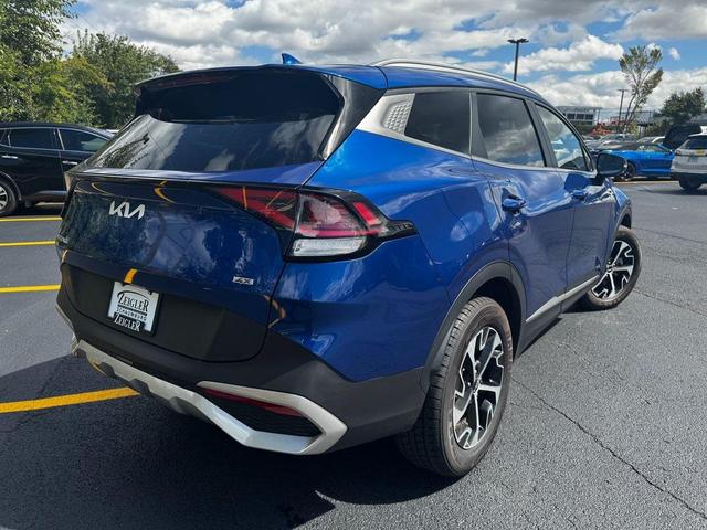 Photo of 2023 Sapphire Blue Kia Sportage