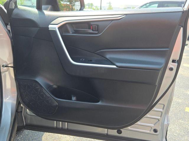 Photo of 2023 Silver Sky Metallic Toyota RAV4 Hybrid