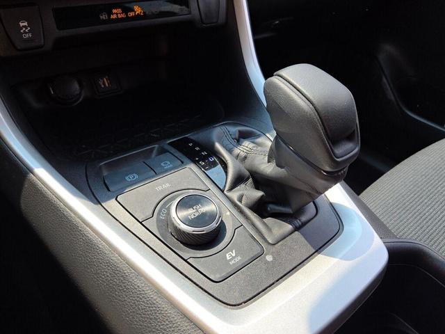 Photo of 2023 Silver Sky Metallic Toyota RAV4 Hybrid