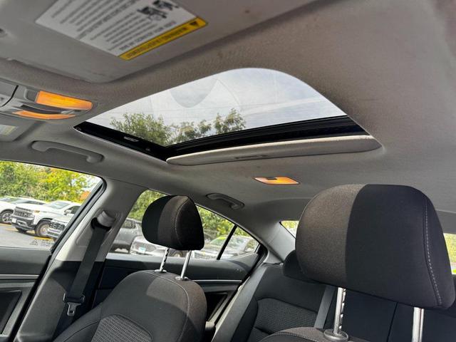 Photo of 2017 Black Noir Pearl Hyundai ELANTRA