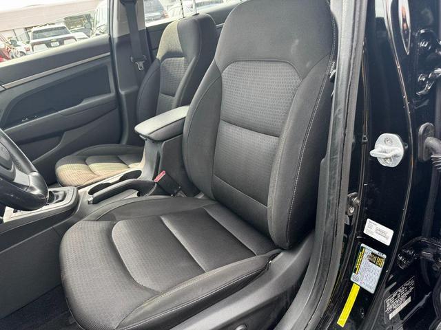 Photo of 2017 Black Noir Pearl Hyundai ELANTRA