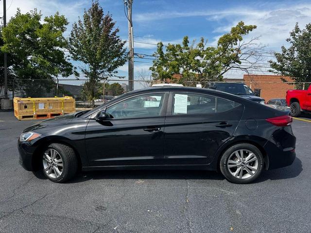 Photo of 2017 Black Noir Pearl Hyundai ELANTRA