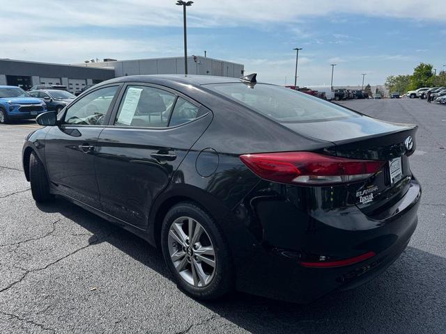 Photo of 2017 Black Noir Pearl Hyundai ELANTRA