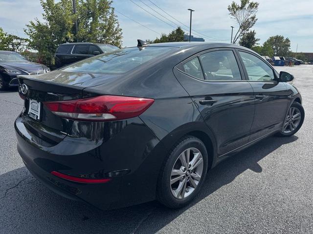 Photo of 2017 Black Noir Pearl Hyundai ELANTRA