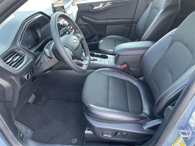 Photo of 2025 Vapor Blue Metallic Ford Escape