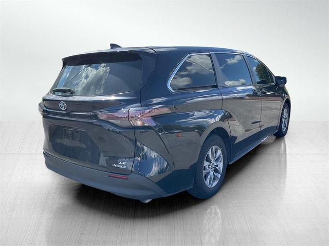 Photo of 2023 Midnight Black Metallic Toyota Sienna