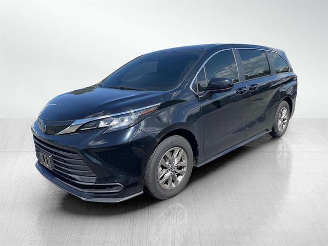 Photo of 2023 Midnight Black Metallic Toyota Sienna