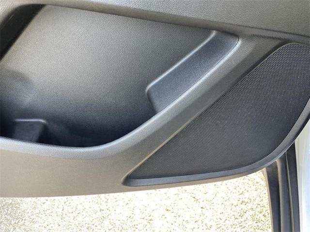 Photo of 2022 Summit White Chevrolet Traverse