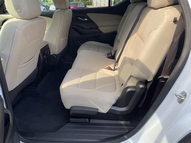 Photo of 2022 Summit White Chevrolet Traverse