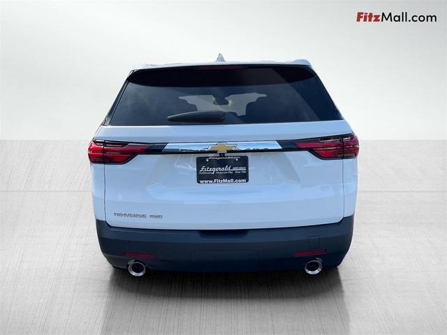 Photo of 2022 Summit White Chevrolet Traverse