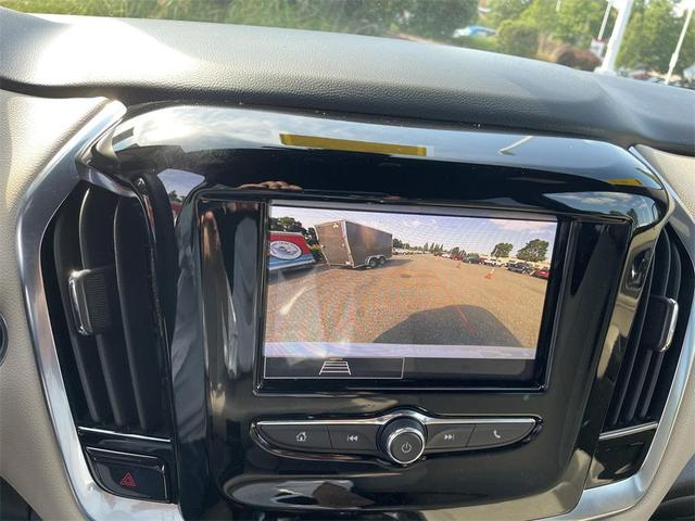 Photo of 2022 Summit White Chevrolet Traverse