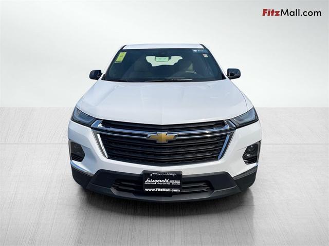 Photo of 2022 Summit White Chevrolet Traverse
