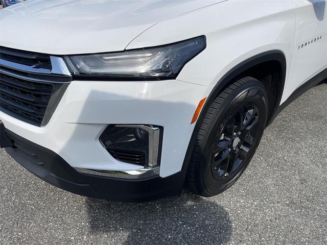 Photo of 2022 Summit White Chevrolet Traverse