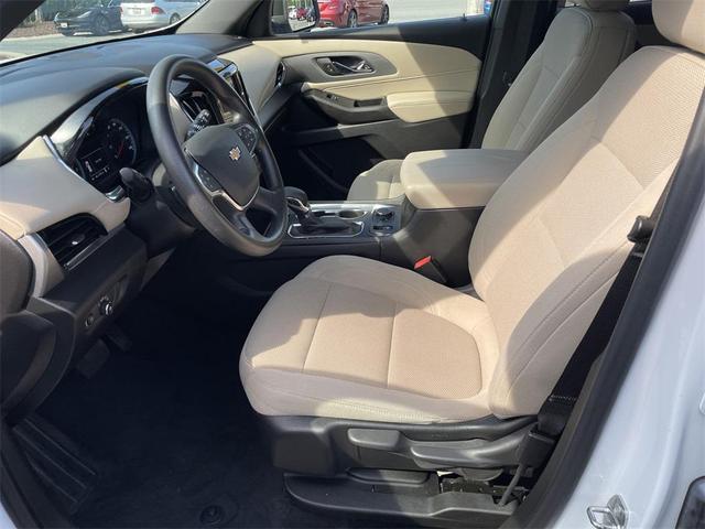 Photo of 2022 Summit White Chevrolet Traverse