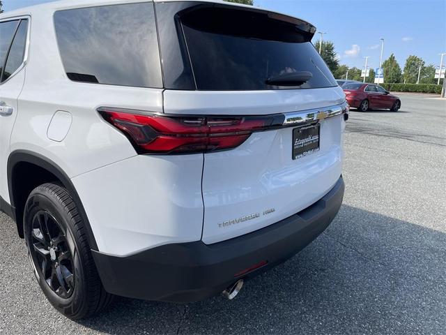 Photo of 2022 Summit White Chevrolet Traverse