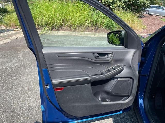 Photo of 2023 Atlas Blue Metallic Ford Escape