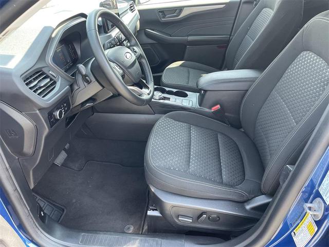 Photo of 2023 Atlas Blue Metallic Ford Escape
