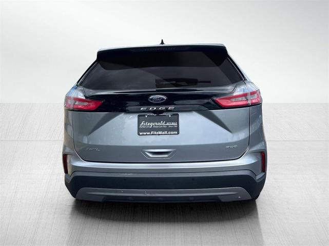 Photo of 2022 Iconic Silver Metallic Ford Edge