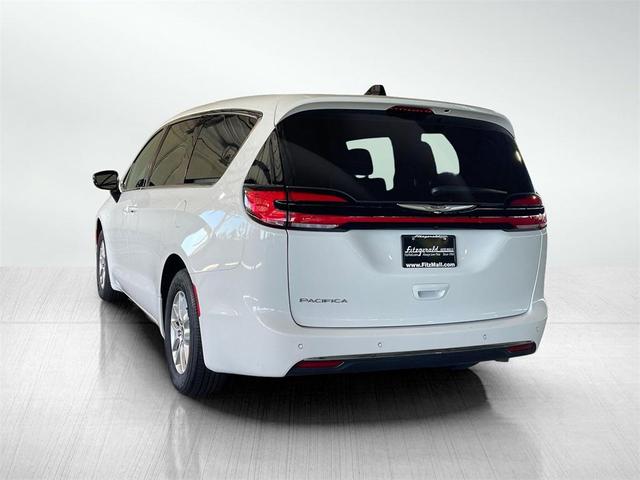 Photo of 2024 Bright White Clearcoat Chrysler Pacifica