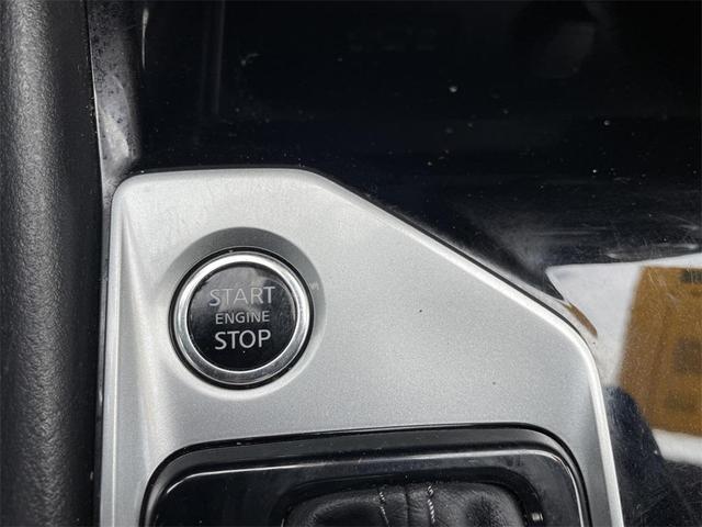 Photo of 2024 Super Black Clearcoat Nissan Altima